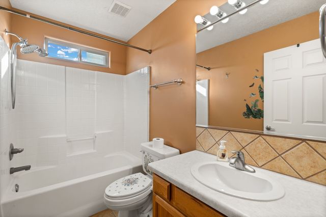 4377 Vuelta Dorada, Santa Fe, NM 87507