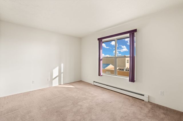 4377 Vuelta Dorada, Santa Fe, NM 87507