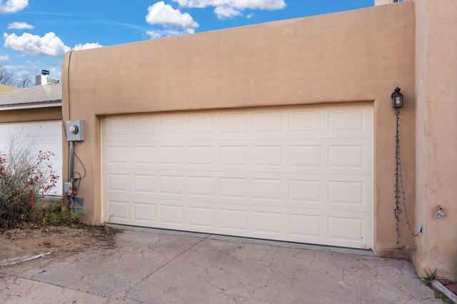 4377 Vuelta Dorada, Santa Fe, NM 87507