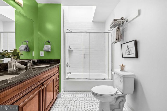 1738 GALES ST NE, Washington, DC 20002