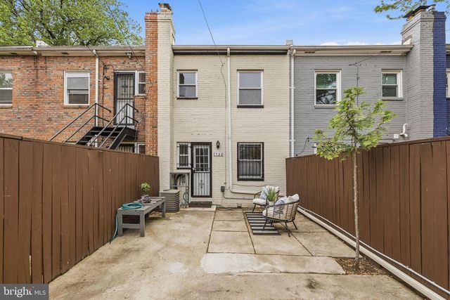 1738 GALES ST NE, Washington, DC 20002