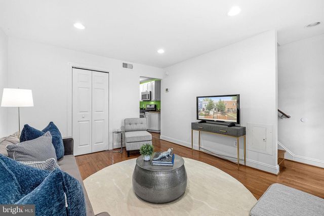 1738 GALES ST NE, Washington, DC 20002