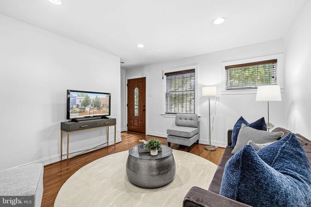 1738 GALES ST NE, Washington, DC 20002