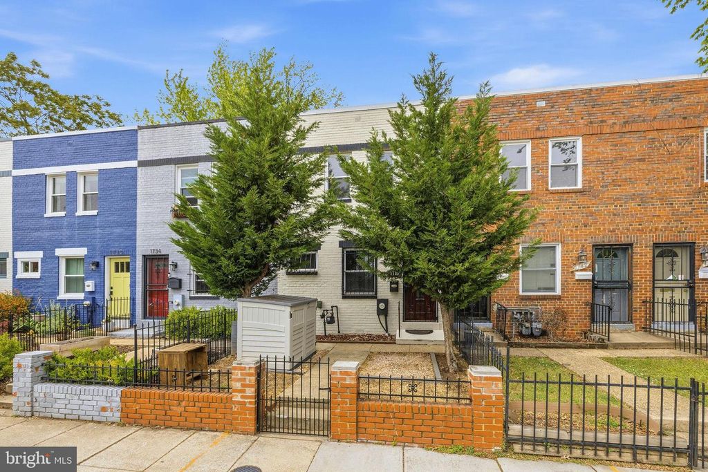 1738 GALES ST NE, Washington, DC 20002