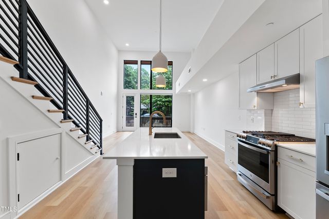 615 Daniels Street 111, Raleigh, NC 27605