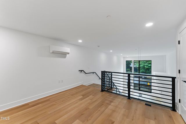 615 Daniels Street 111, Raleigh, NC 27605