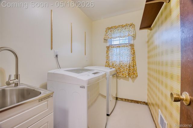 6295 Vernmoor Drive, Troy, MI 48098