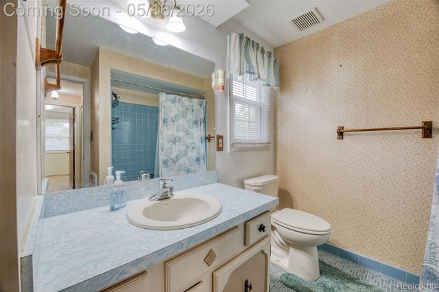 6295 Vernmoor Drive, Troy, MI 48098