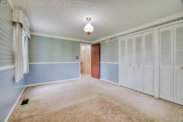 6295 Vernmoor Drive, Troy, MI 48098