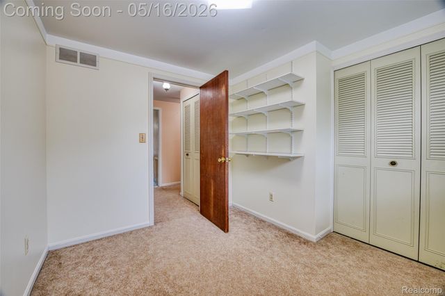 6295 Vernmoor Drive, Troy, MI 48098