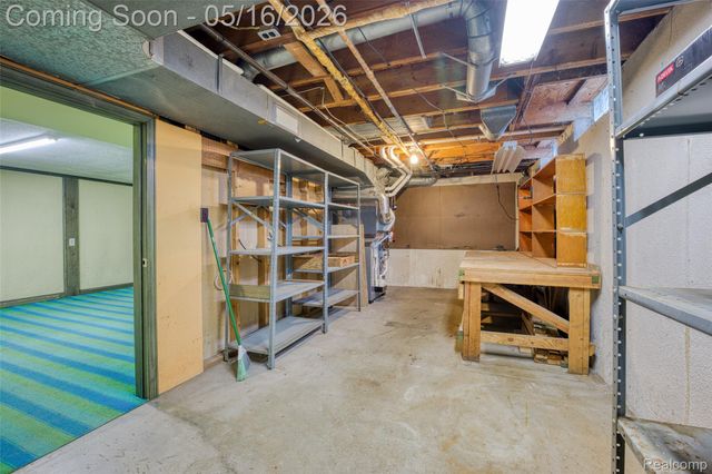 6295 Vernmoor Drive, Troy, MI 48098