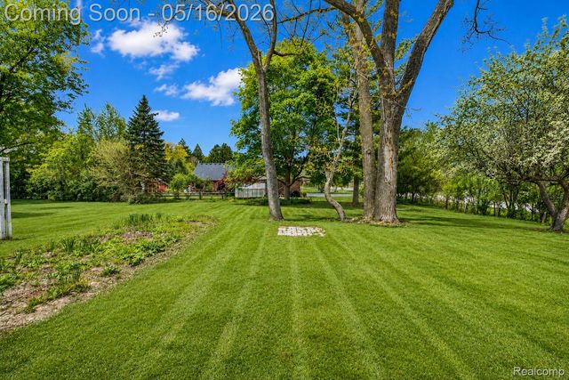 6295 Vernmoor Drive, Troy, MI 48098