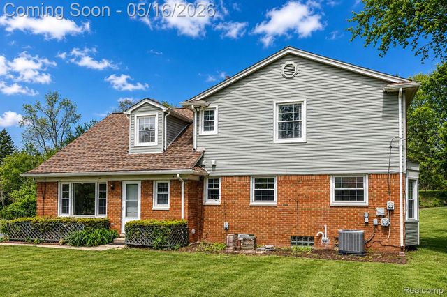 6295 Vernmoor Drive, Troy, MI 48098