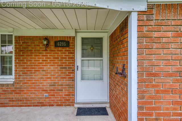 6295 Vernmoor Drive, Troy, MI 48098