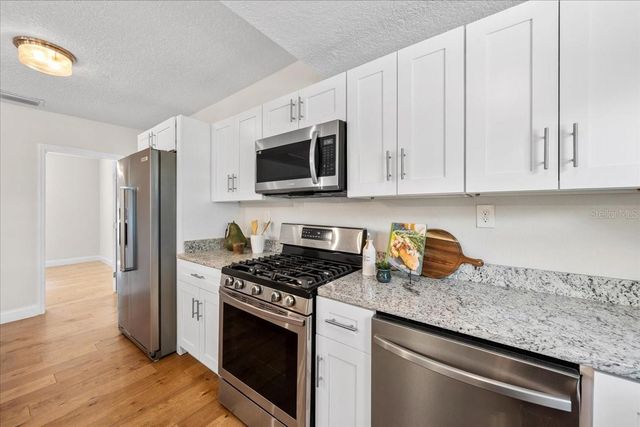 820 W WOODLAWN AVENUE, Tampa, FL 33603