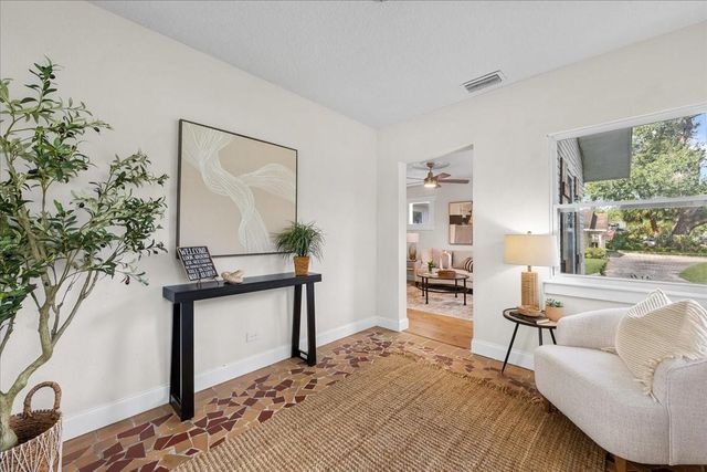 820 W WOODLAWN AVENUE, Tampa, FL 33603