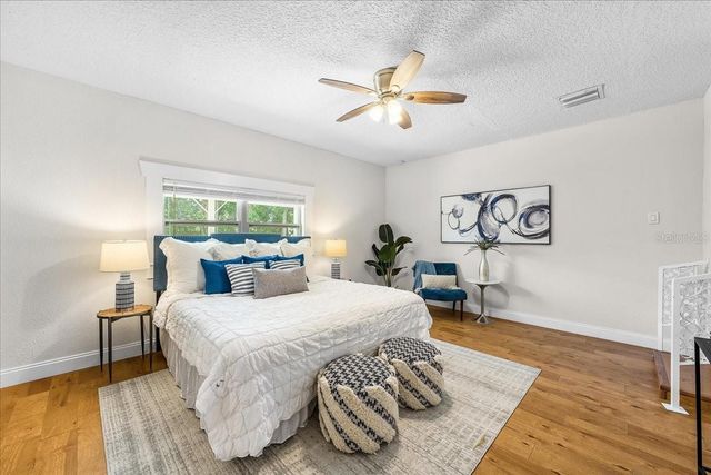 820 W WOODLAWN AVENUE, Tampa, FL 33603