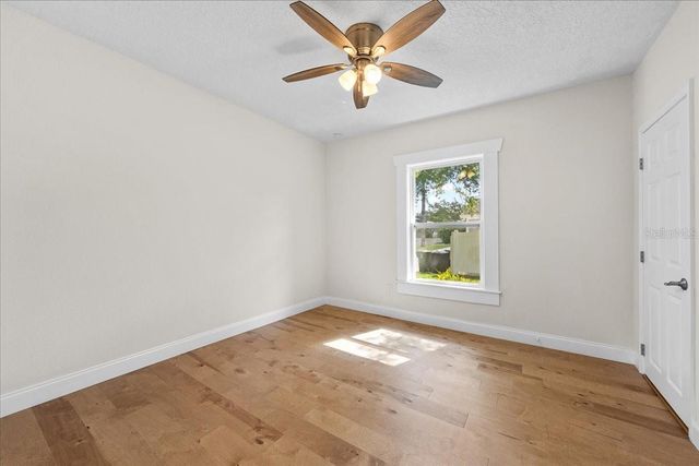820 W WOODLAWN AVENUE, Tampa, FL 33603