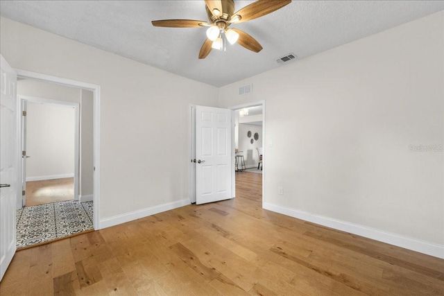 820 W WOODLAWN AVENUE, Tampa, FL 33603