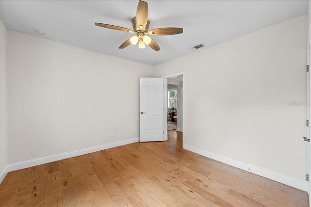 820 W WOODLAWN AVENUE, Tampa, FL 33603