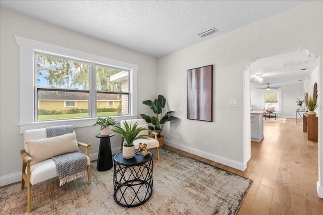 820 W WOODLAWN AVENUE, Tampa, FL 33603