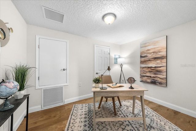 820 W WOODLAWN AVENUE, Tampa, FL 33603