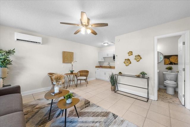 820 W WOODLAWN AVENUE, Tampa, FL 33603
