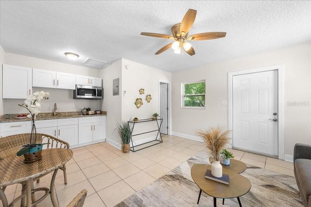 820 W WOODLAWN AVENUE, Tampa, FL 33603