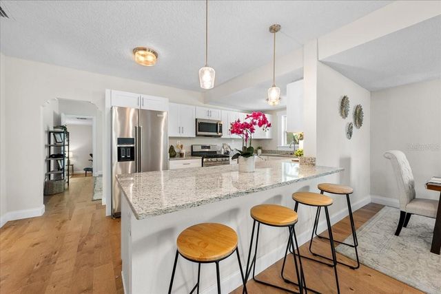 820 W WOODLAWN AVENUE, Tampa, FL 33603