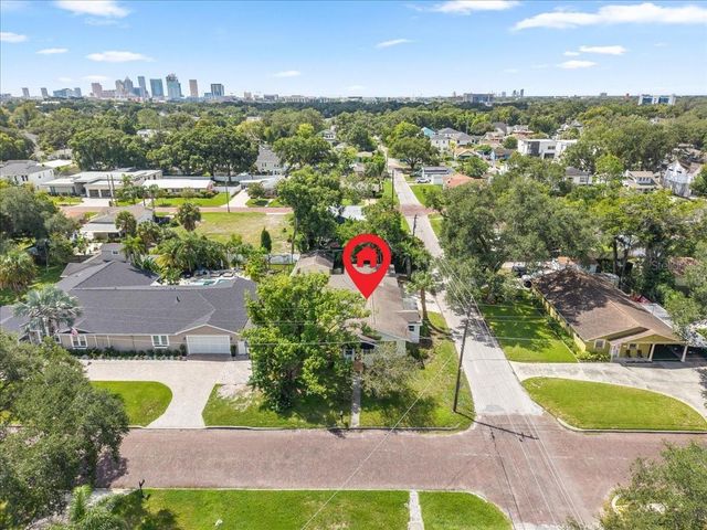 820 W WOODLAWN AVENUE, Tampa, FL 33603