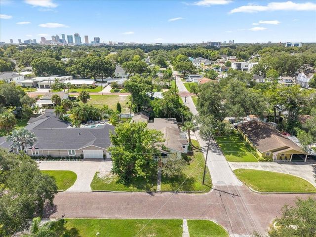 820 W WOODLAWN AVENUE, Tampa, FL 33603