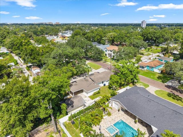820 W WOODLAWN AVENUE, Tampa, FL 33603