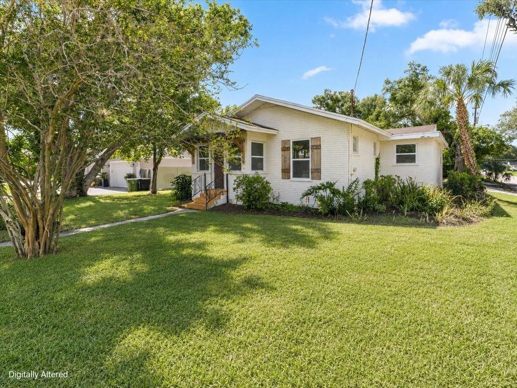 820 W WOODLAWN AVENUE, Tampa, FL 33603