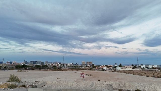 Lindell, Las Vegas, NV 89118