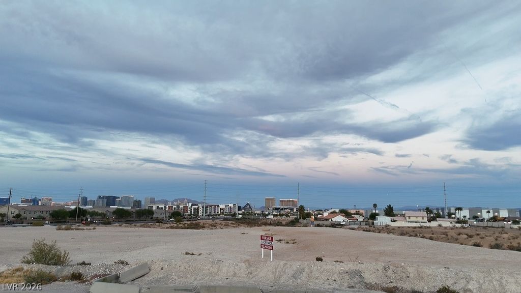Lindell, Las Vegas, NV 89118 — photo 2
