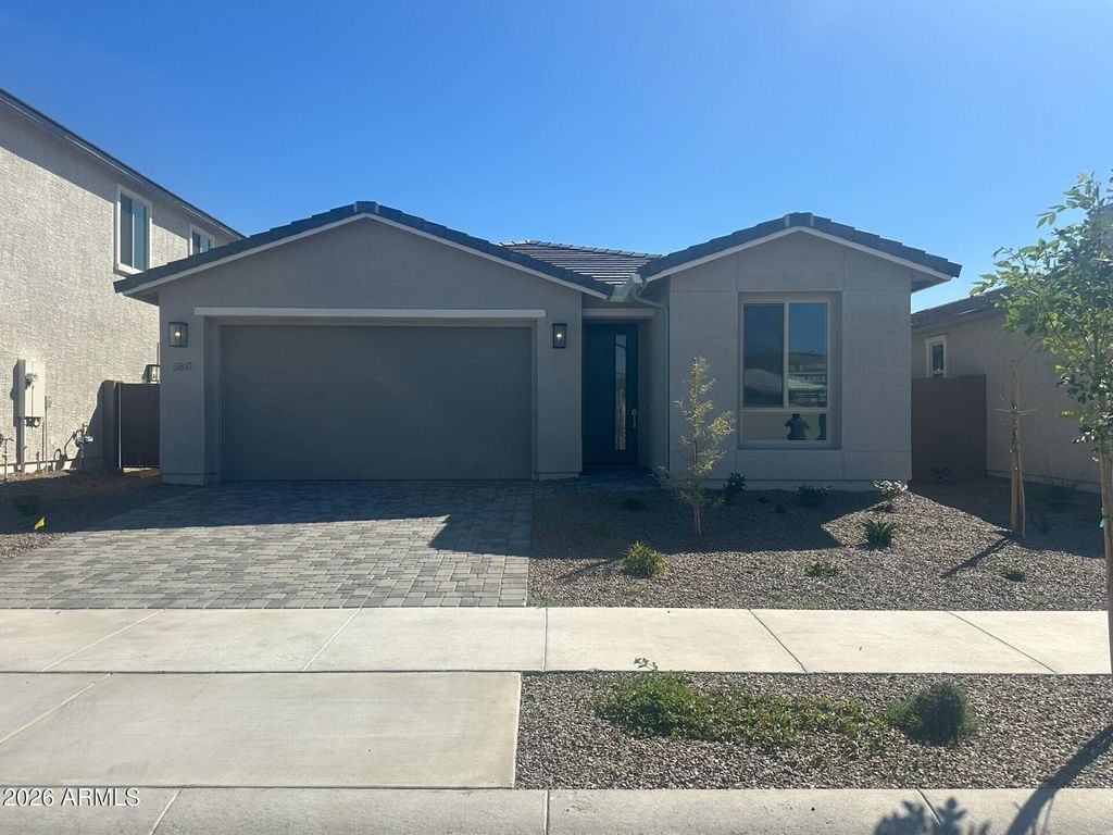 15847 W VOGEL Avenue, Goodyear, AZ 85338