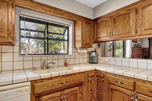 2860 Panorama Drive, Redding, CA 96003