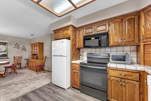 2860 Panorama Drive, Redding, CA 96003