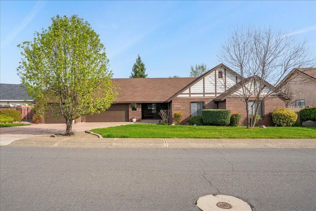 2860 Panorama Drive, Redding, CA 96003