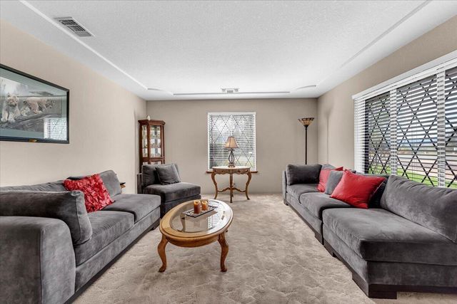 2860 Panorama Drive, Redding, CA 96003