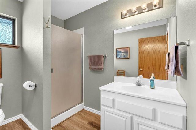 2860 Panorama Drive, Redding, CA 96003