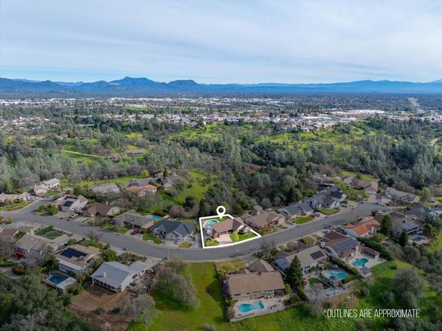 2860 Panorama Drive, Redding, CA 96003