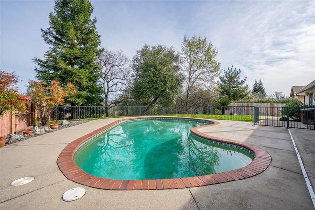 2860 Panorama Drive, Redding, CA 96003