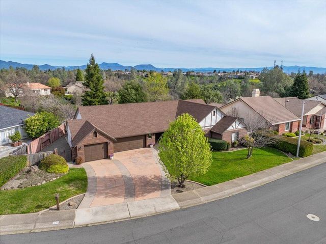 2860 Panorama Drive, Redding, CA 96003