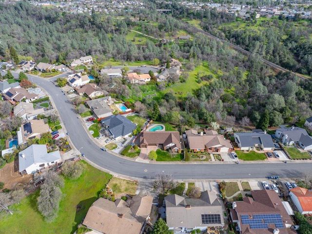 2860 Panorama Drive, Redding, CA 96003