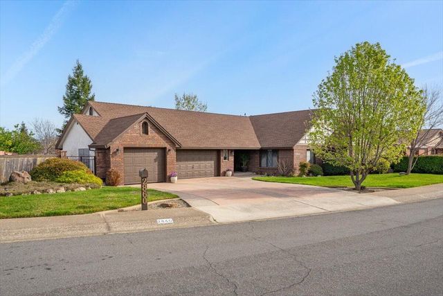 2860 Panorama Drive, Redding, CA 96003