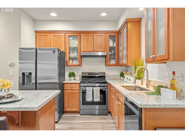 2590 Nw 2ND Ter, Gresham, OR 97030