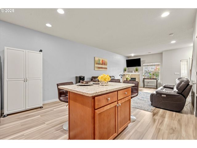 2590 Nw 2ND Ter, Gresham, OR 97030