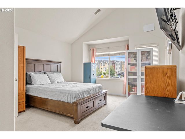 2590 Nw 2ND Ter, Gresham, OR 97030