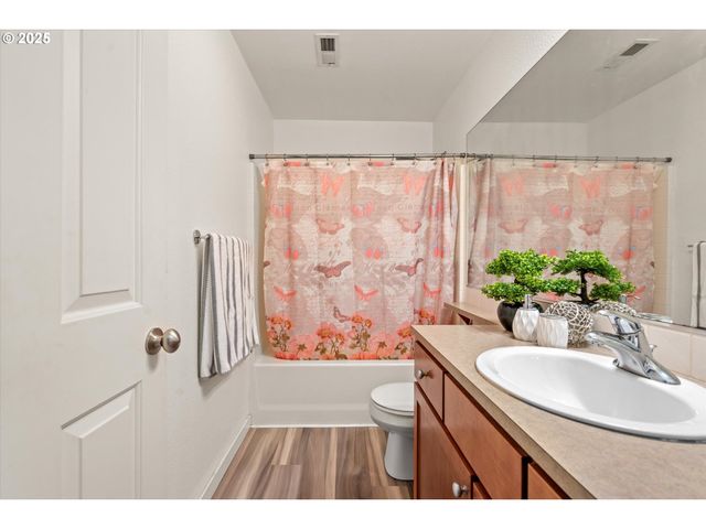 2590 Nw 2ND Ter, Gresham, OR 97030